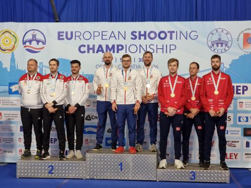 Další tři medaile a finále Matěje Rampuly v rychlopalné pistoli