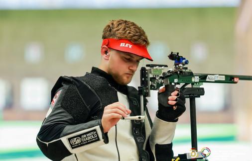 Na SP v Hangzhou se představila čtyřčlenná výprava. Jiří Přívratský bojoval ve finále