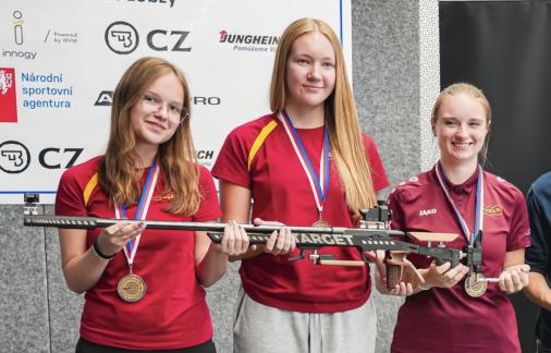 Malorážku CZ 457 TARGET 26″ si na MČR v plzni vystřílely domácí dorostenky